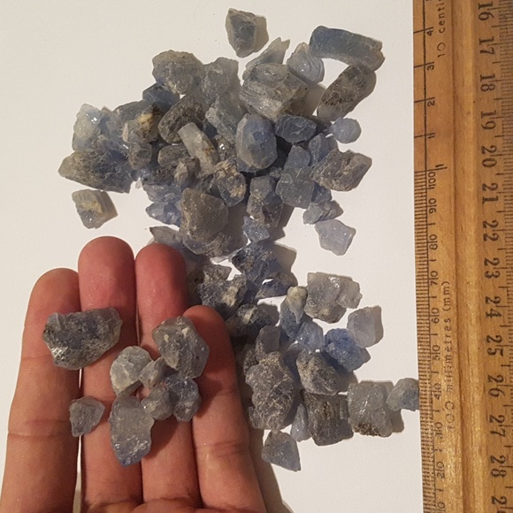 601ct Fluorescent afghanite gemstone crystal large specimens lot for cabbing - Picture 2 of 4
